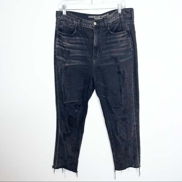 American Eagle Jeans Women 12 Short mom jean Distressed washed black raw hem CL - Picture 1 of 10